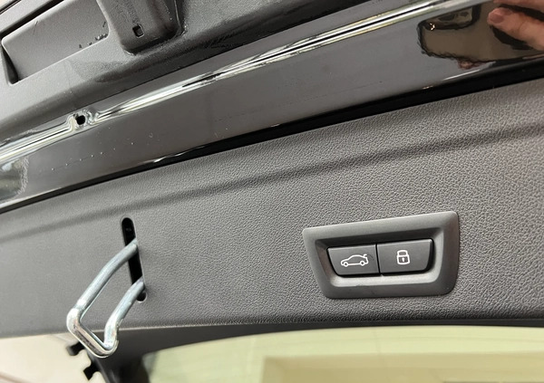 BMW X6 cena 499622 przebieg: 8559, rok produkcji 2023 z Ostrowiec Świętokrzyski małe 326